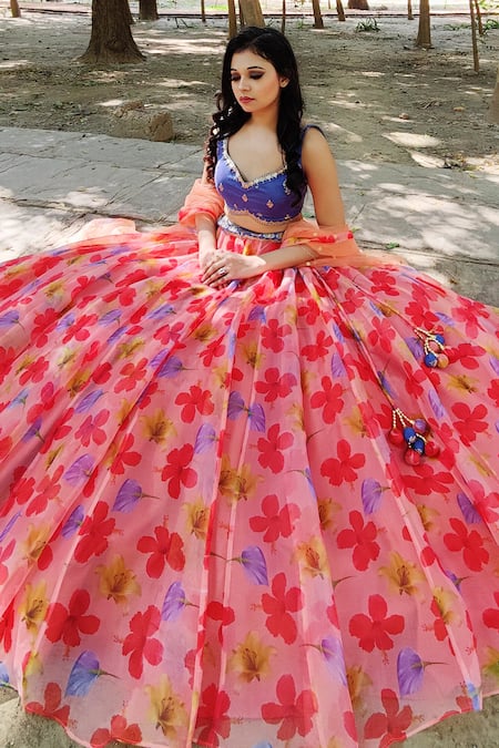 Shop_Amaltas Couture_Red Organza, Silk Zari, Sequins, Embroidery Sweetheart Neck Weaving Lehenga Set _Online_at_Aza_Fashions