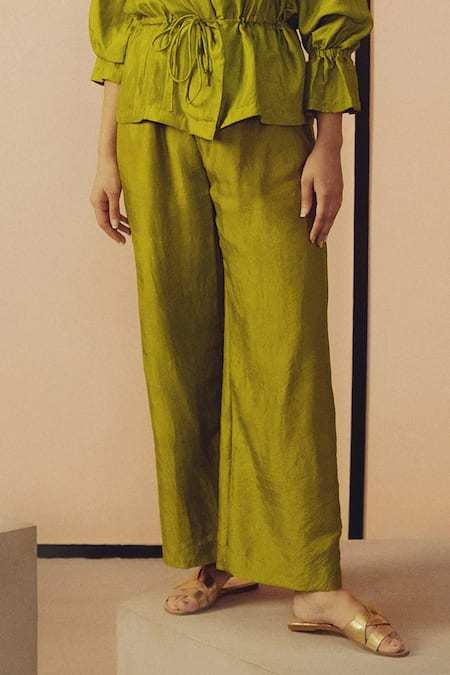 Kavya Singh Kundu_Green Silk Beads, Embroidery V-neck, Collared Frame Hand Shirt And Pant Set _Online_at_Aza_Fashions