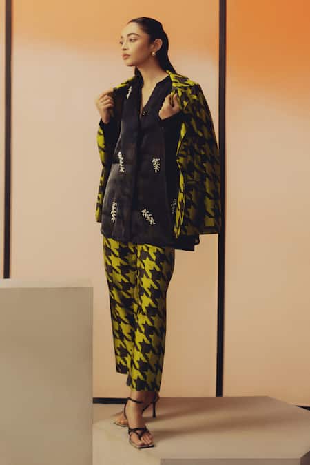Buy_Kavya Singh Kundu_Green Silk Jacob Houndstooth Blazer And Pant Set _Online_at_Aza_Fashions