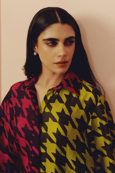 Buy_Kavya Singh Kundu_Pink Silk Collared Jones Hand Block Print Shirt _Online_at_Aza_Fashions