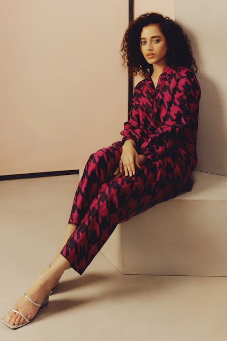 Kavya Singh Kundu_Magenta Silk V-neck, Collared Marcus Hand Block Print Shirt With Pant _Online_at_Aza_Fashions