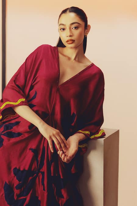 Buy_Kavya Singh Kundu_Magenta Silk Embroidery, Piping V-neck Mona Hand Kaftan _Online_at_Aza_Fashions