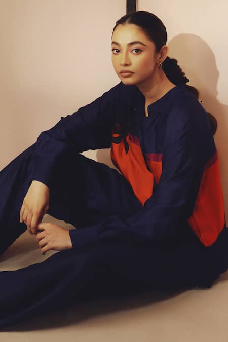 Kavya Singh Kundu Purple Silk Embroidery Collared, V-neck Han Shirt And Pant Set at Aza Fashions Kavya Singh Kundu_Purple Silk Embroidery Collared, V-neck Han Shirt And Pant Set _at_Aza_Fashions