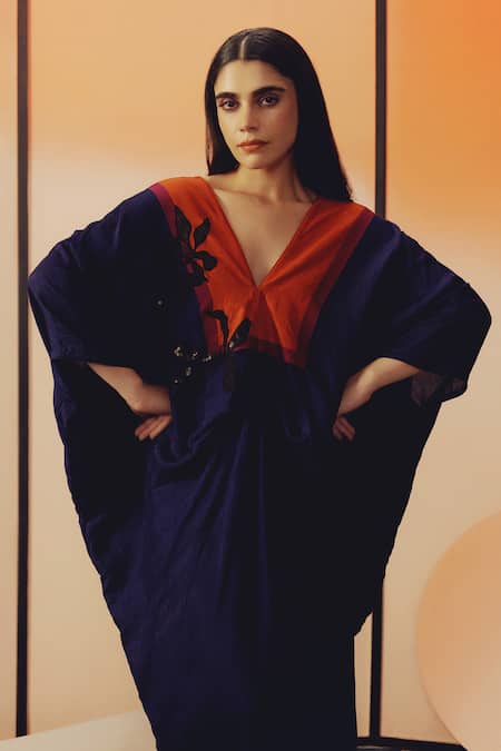 Shop Kavya Singh Kundu Purple Silk Embroidery V-neck Len Kaftan Online at Aza Fashions Shop_Kavya Singh Kundu_Purple Silk Embroidery V-neck Len Kaftan _Online_at_Aza_Fashions