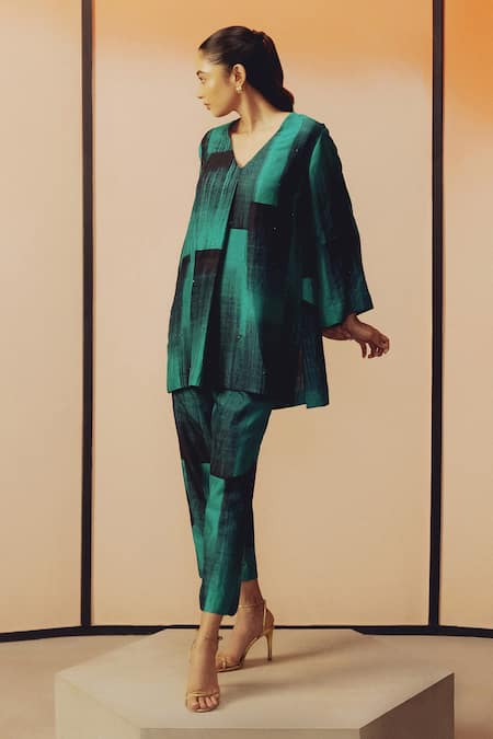 Kavya Singh Kundu_Teal Silk Beads V-neck River Hand Block Print Top With Pant _Online_at_Aza_Fashions