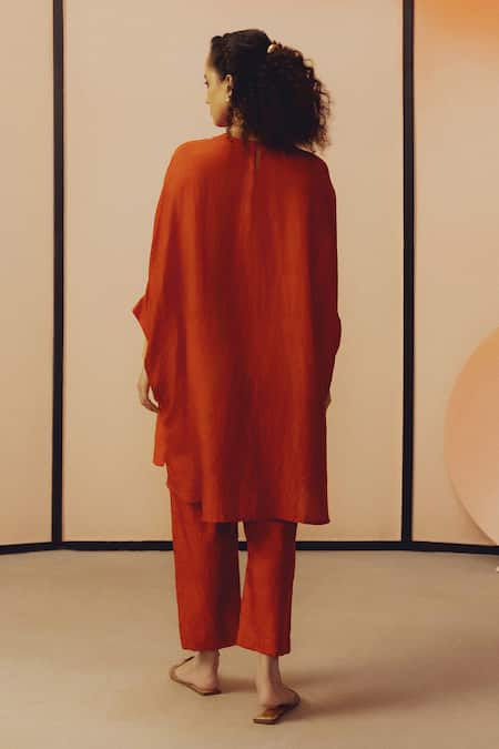 Kavya Singh Kundu Bela Hand Embroidered Kurta Set 