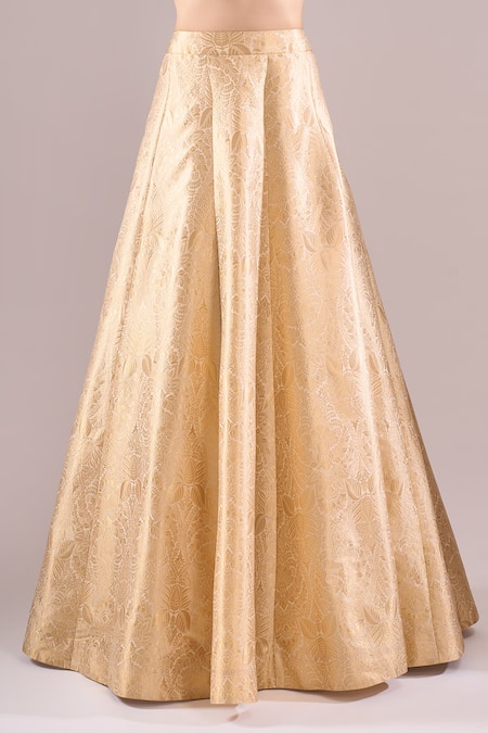 Samyukta Singhania_Gold Brocade Embroidery, Sequins Sweetheart Neck, Hand Lehenga Set With Cape _Online_at_Aza_Fashions