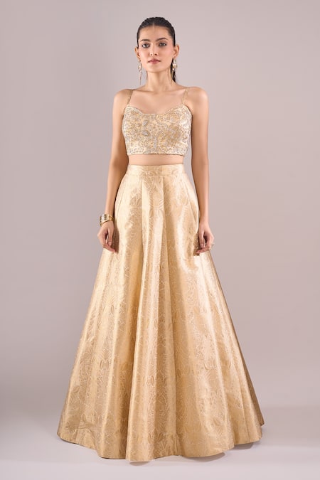 Buy_Samyukta Singhania_Gold Brocade Embroidery, Sequins Sweetheart Neck, Hand Lehenga Set With Cape _Online_at_Aza_Fashions