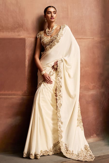 Tamanna Punjabi Kapoor Embroidered Border Saree With Blouse 