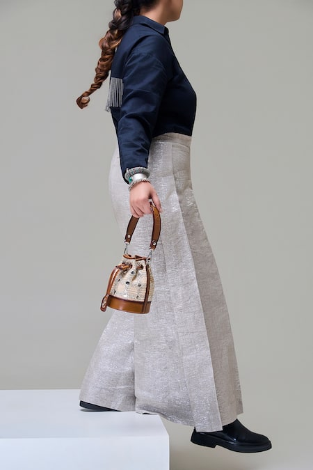 Araani Design Beige Mirrors, Metallic Thread Celestia Work Potli Online at Aza Fashions Araani Design_Beige Mirrors, Metallic Thread Celestia Work Potli _Online_at_Aza_Fashions