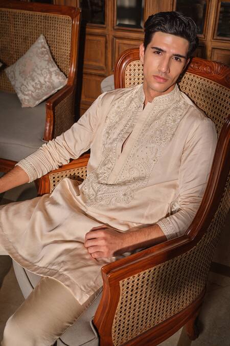 Buy Darzi House Beige Linen, Satin Embroidery, Pearls Mughal Elan Kurta Set Buy_Darzi House_Beige Linen, Satin Embroidery, Pearls Mughal Elan Kurta Set