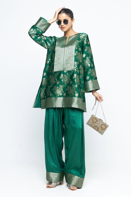 SOBARIKO Gul Floral Brocade Kurta With Farshi Salwar 