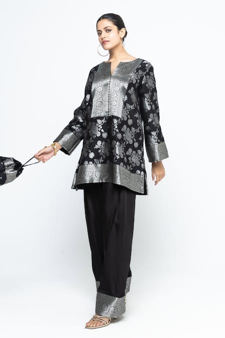 Buy_SOBARIKO_Black Silk Zari Split V-neck Gul Floral Brocade Kurta With Farshi Salwar _Online_at_Aza_Fashions