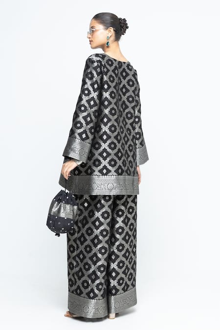 SOBARIKO Heera Brocade Jaal Kurta With Pant 