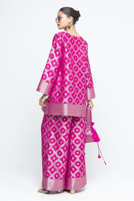 SOBARIKO Heera Brocade Jaal Kurta With Pant