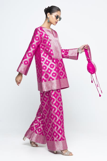 Shop_SOBARIKO_Pink Silk Zari V-neck Heera Brocade Jaal Kurta With Pant _Online_at_Aza_Fashions