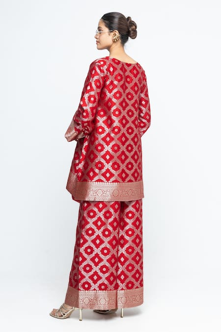 SOBARIKO Heera Brocade Jaal Kurta With Pant