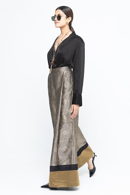 SOBARIKO Metallic Brocade Pant Set 