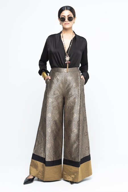 SOBARIKO Metallic Brocade Pant Set 