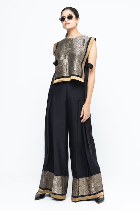 SOBARIKO Miri Brocade Bib With Pant Set