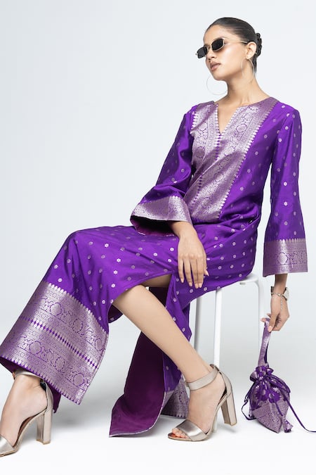 SOBARIKO Purple Silk Zari V-neck Nats Brocade Kaftan Online at Aza Fashions SOBARIKO_Purple Silk Zari V-neck Nats Brocade Kaftan _Online_at_Aza_Fashions