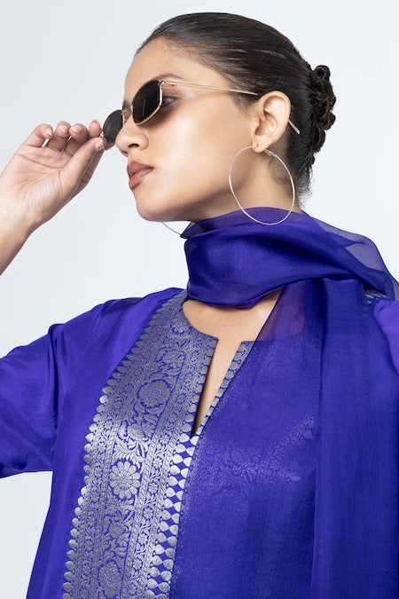 Buy SOBARIKO Blue Silk, Organza Zari Split V-neck Seher Woven Tunic Pant Set Buy_SOBARIKO_Blue Silk, Organza Zari Split V-neck Seher Woven Tunic Pant Set