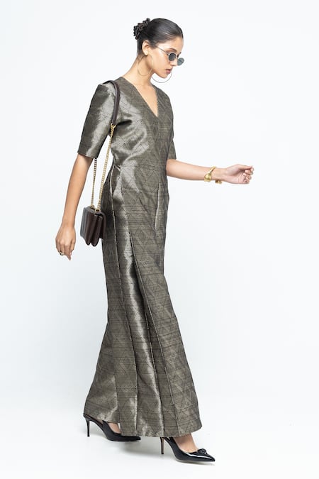 Buy SOBARIKO Black Silk V-neck Sera Metallic Jumpsuit Online at Aza Fashions Buy_SOBARIKO_Black Silk V-neck Sera Metallic Jumpsuit _Online_at_Aza_Fashions