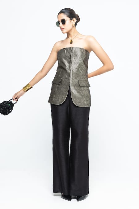 SOBARIKO Tiya Black Tube Jacket & Pant Set