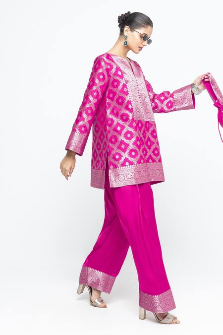 SOBARIKO Pink Silk, Modal, Satin Zari Split Seerat Brocade Jaal Kurta With Farshi Pant Online at Aza Fashions SOBARIKO_Pink Silk, Modal, Satin Zari Split Seerat Brocade Jaal Kurta With Farshi Pant _Online_at_Aza_Fashions