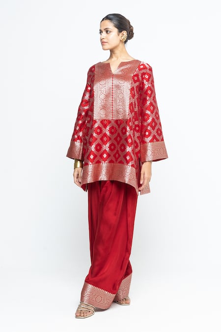 SOBARIKO Red Silk, Modal, Satin Zari Split Seerat Brocade Jaal Kurta With Farshi Pant Online at Aza Fashions SOBARIKO_Red Silk, Modal, Satin Zari Split Seerat Brocade Jaal Kurta With Farshi Pant _Online_at_Aza_Fashions