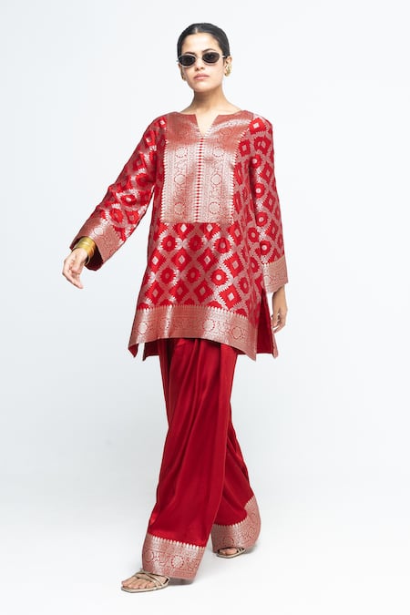 Shop SOBARIKO Red Silk, Modal, Satin Zari Split Seerat Brocade Jaal Kurta With Farshi Pant Online at Aza Fashions Shop_SOBARIKO_Red Silk, Modal, Satin Zari Split Seerat Brocade Jaal Kurta With Farshi Pant _Online_at_Aza_Fashions