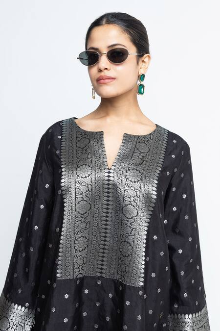 Buy SOBARIKO Black Silk Embroidery, Zari Split V-neck Mehak Butti Brocade Kurta With Pant Online at Aza Fashions Buy_SOBARIKO_Black Silk Embroidery, Zari Split V-neck Mehak Butti Brocade Kurta With Pant _Online_at_Aza_Fashions