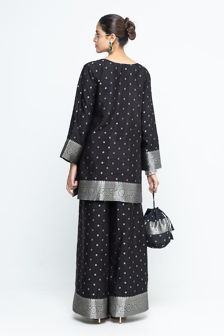 SOBARIKO Mehak Black Butti Brocade Kurta With Pant