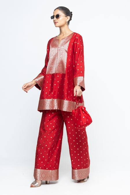 SOBARIKO Red Silk Zari Split V-neck Mehak Butti Brocade Kurta With Pant Online at Aza Fashions SOBARIKO_Red Silk Zari Split V-neck Mehak Butti Brocade Kurta With Pant _Online_at_Aza_Fashions