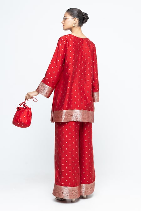 SOBARIKO Mehak Butti Brocade Kurta With Pant