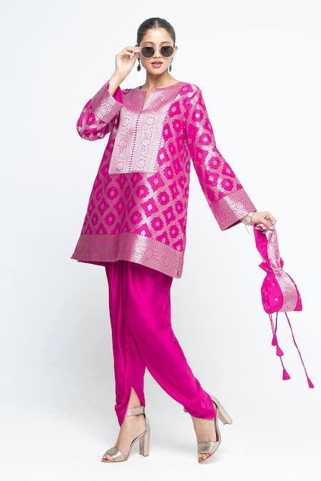 Buy SOBARIKO Pink Silk, Modal, Satin Zari Notched Heer Brocade Jaal Kurta With Dhoti Pant Online at Aza Fashions Buy_SOBARIKO_Pink Silk, Modal, Satin Zari Notched Heer Brocade Jaal Kurta With Dhoti Pant _Online_at_Aza_Fashions
