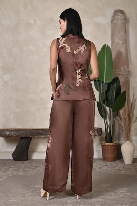 BAANI KHURANA Embroidered Pant Set 