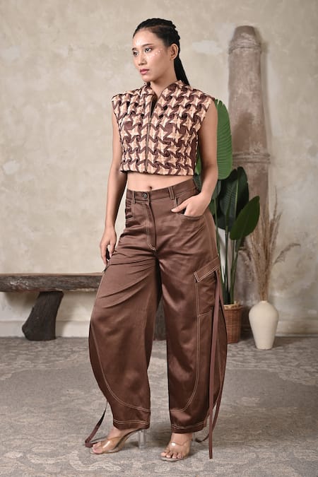 Shop BAANI KHURANA Brown Satin, Linen, Silk, Chiffon Collared Handwoven Pattern Jacket at Aza Fashions Shop_BAANI KHURANA_Brown Satin, Linen, Silk, Chiffon Collared Handwoven Pattern Jacket _at_Aza_Fashions