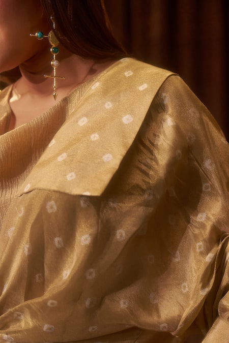 Coeur Gold Tissue Round , Open Zyra Bandhani Jacket And Wrinkled Dress Online at Aza Fashions Coeur_Gold Tissue Round , Open Zyra Bandhani Jacket And Wrinkled Dress _Online_at_Aza_Fashions