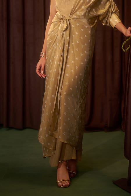 Buy Coeur Gold Tissue Round , Open Zyra Bandhani Jacket And Wrinkled Dress Online at Aza Fashions Buy_Coeur_Gold Tissue Round , Open Zyra Bandhani Jacket And Wrinkled Dress _Online_at_Aza_Fashions