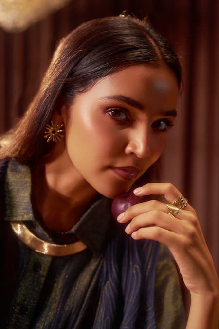 Buy Coeur Navy Tissue Embroidery, Metallic Aurea Wrinkled Kaftan With Structured Jacket Online at Aza Fashions Buy_Coeur_Navy Tissue Embroidery, Metallic Aurea Wrinkled Kaftan With Structured Jacket _Online_at_Aza_Fashions