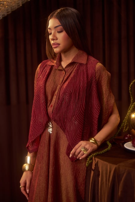 Shop Coeur Red Tissue Embroidery Collared, Aurea Wrinkled Kaftan With Structured Jacket Online at Aza Fashions Shop_Coeur_Red Tissue Embroidery Collared, Aurea Wrinkled Kaftan With Structured Jacket _Online_at_Aza_Fashions