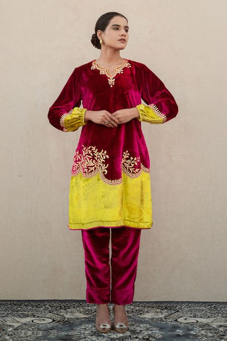 Wazir C Pink Velvet Embroidery, Metallic Thread V-neck Kashmiri Tilla Kurta And Pant Set Online at Aza Fashions Wazir C_Pink Velvet Embroidery, Metallic Thread V-neck Kashmiri Tilla Kurta And Pant Set _Online_at_Aza_Fashions