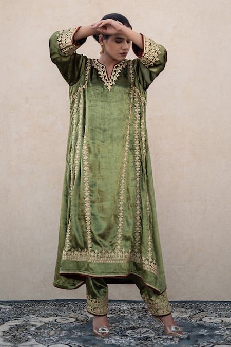 Wazir C Olive Green Velvet Embroidery V-neck Kurta And Salwar Set at Aza Fashions Wazir C_Olive Green Velvet Embroidery V-neck Kurta And Salwar Set _at_Aza_Fashions