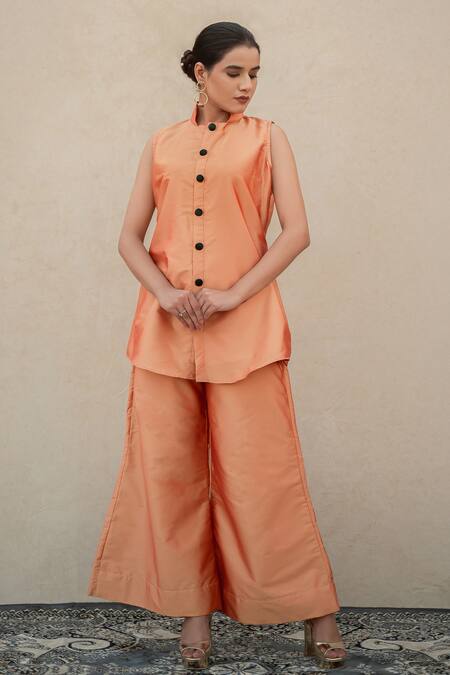 Shop_Wazir C_Peach Silk Mandarin Collar, Open Neck Kashmiri Golden Tilla Kurta Pant Set _Online_at_Aza_Fashions