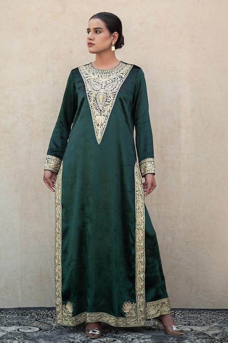 Wazir C_Green Velvet, Organza Embroidery, Metallic Thread Kashmiri Tilla Kurta Set _at_Aza_Fashions