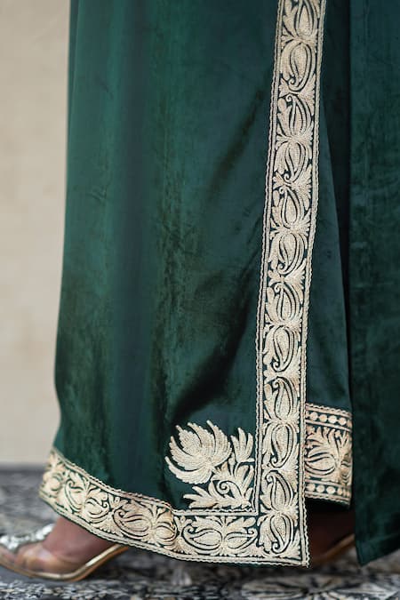 Buy_Wazir C_Green Velvet, Organza Embroidery, Metallic Thread Kashmiri Tilla Kurta Set 