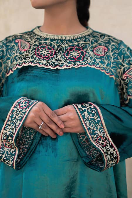 Wazir C Blue Velvet Embroidery, Zari Round Neck Kaftan at Aza Fashions Wazir C_Blue Velvet Embroidery, Zari Round Neck Kaftan _at_Aza_Fashions