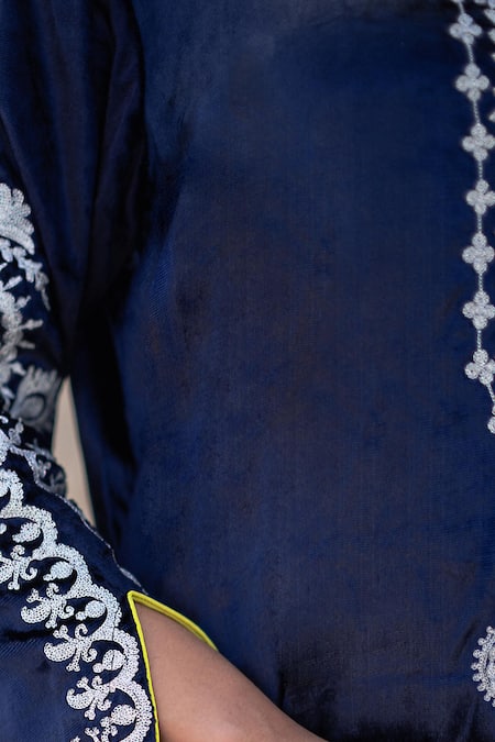 Buy Wazir C Blue Velvet Embroidery Split V-neck, Collared Kashmiri Tilla Kaftan Online at Aza Fashions Buy_Wazir C_Blue Velvet Embroidery Split V-neck, Collared Kashmiri Tilla Kaftan _Online_at_Aza_Fashions