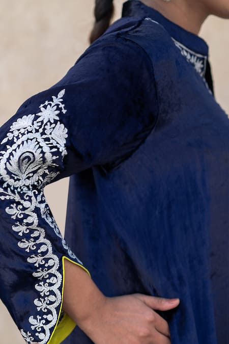 Shop Wazir C Blue Velvet Embroidery Split V-neck, Collared Kashmiri Tilla Kaftan Online at Aza Fashions Shop_Wazir C_Blue Velvet Embroidery Split V-neck, Collared Kashmiri Tilla Kaftan _Online_at_Aza_Fashions
